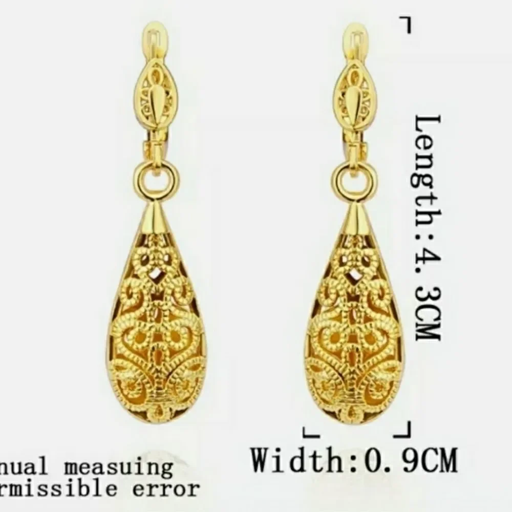 Gold Vintage Earrings - Picture 5 of 5